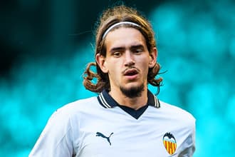 PSV is volgens transferjournalisten Romano en Matteo Moretto, en ook de Nederlandse media zoals De Telegraaf, in vergevorderde onderhandelingen met Valencia over de transfer van centrale verdediger Gasiorowski. De deal zou rond de 9,5 miljoen euro...