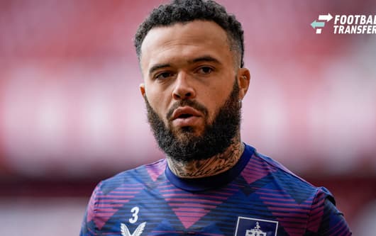 Nottingham Forest v Burnley - Premier League Quilindschy Hartman of Burnley participates in the pregame warmup session during the Premier League match between Nottingham Forest and Burnley at City Ground in Nottingham, United Kingdom, on April 19, 2...