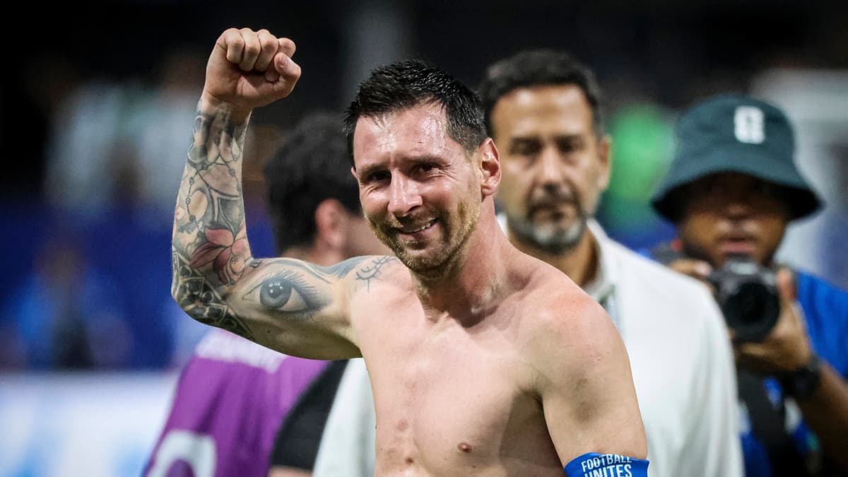 Lionel Messi, crying v Egypt