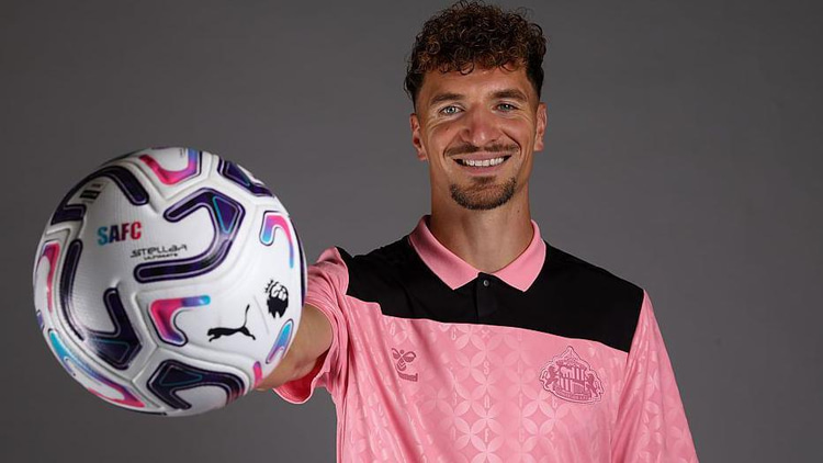 Thomas Meunier signed for Sunderland this summer