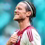 Johan Derksen is van mening dat Wout Weghorst niet thuishoort in de punt van de aanval bij Ajax. De analist stelt dat de spits totaal niet past bij de Amsterdamse club en uitte zijn onvrede over de manier waarop de aanvaller wordt gebruikt. De ...