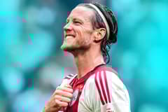 Johan Derksen is van mening dat Wout Weghorst niet thuishoort in de punt van de aanval bij Ajax. De analist stelt dat de spits totaal niet past bij de Amsterdamse club en uitte zijn onvrede over de manier waarop de aanvaller wordt gebruikt. De ...