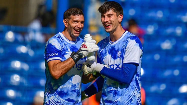 Emiliano Martinez and Mike Penders