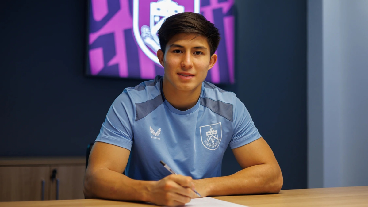 Dastan Satpaev, Burnley