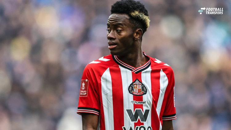 Simon Adingra wordt dit seizoen namens Ajax gehuurd van Sunderland.