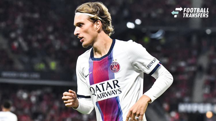 Mika Godts in actie namens Paris Saint-Germain.
