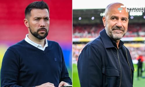 Nottingham Forest v FC Porto, UEFA Europa League FC Porto Manager Francesco Farioli Inspects the pitch ahead of the Nottingham Forest v FC Porto UEFA Europa League match at the City Ground, West Bridgford, England on 16 April 2026 Credit: Lee Keunek...