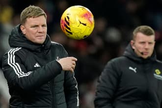 Eddie Howe reacts during Newcastle's Premier League match with Manchester United