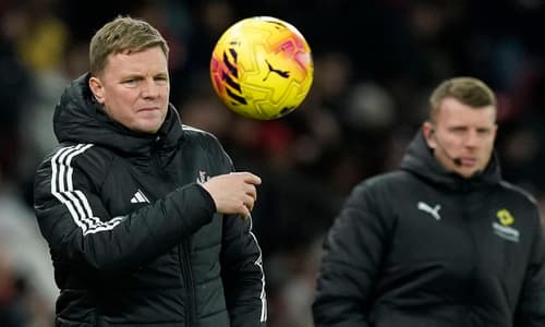 Eddie Howe reacts during Newcastle's Premier League match with Manchester United