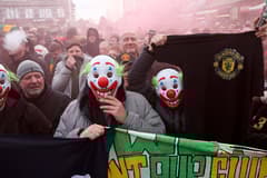 Man Utd, fans, protest, clowns, circus