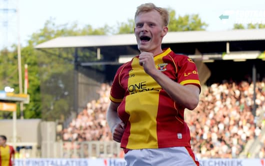 2026-08-08 - VriendenLoterij Eredivisie DEVENTER, NETHERLANDS - AUGUST 8: Julius Dirksen of Go Ahead Eagles celebrates 4-1 during the VriendenLoterij Eredivisie at the De Adelaarshorst on August 8, 2026 in Deventer, Netherlands Deventer De Adelaarsh...