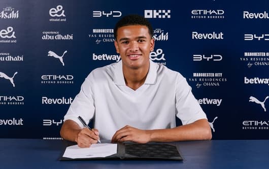 Pierce Charles, Man City