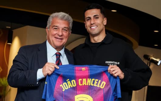 Joao Cancelo, Barcelona