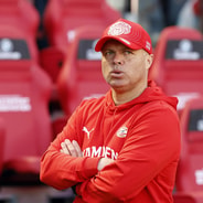Earnest Stewart verlengde bij PSV zijn contract begin september en blijft zodoende tot medio 2030 verbonden als technisch directeur. De Amerikaanse bestuurders drukte de afgelopen transferperiodes zijn stempel al stevig op de selectie van de Ei...