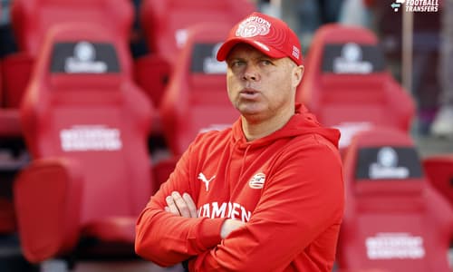 Earnest Stewart verlengde bij PSV zijn contract begin september en blijft zodoende tot medio 2030 verbonden als technisch directeur. De Amerikaanse bestuurders drukte de afgelopen transferperiodes zijn stempel al stevig op de selectie van de Ei...