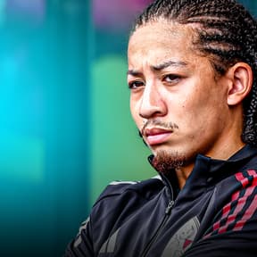 Kian Fitz-Jim reageert zeer emotioneel na vraag over vertrek bij Ajax