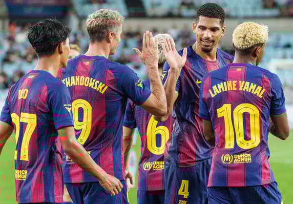 Ronald Araujo, Robert Lewandowski, Lamine Yamal, Barcelona, 2025/26