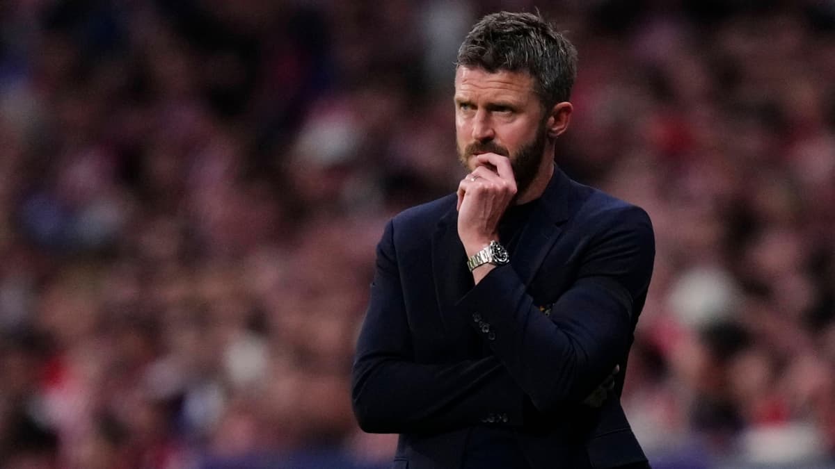 Next Man Utd Manager: Michael Carrick in 'precarious' position as sack ...