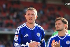 Wat blijft er over van een voormalig Premier League-kampioen na een sportieve vrije val naar het derde niveau van Engeland? Voor Leicester City is de realiteit bikkelhard: na twee opeenvolgende degradaties is de club afgezakt naar de League One...