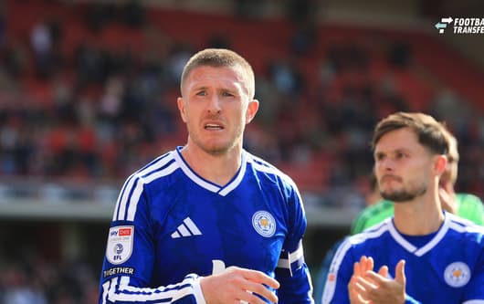 Wat blijft er over van een voormalig Premier League-kampioen na een sportieve vrije val naar het derde niveau van Engeland? Voor Leicester City is de realiteit bikkelhard: na twee opeenvolgende degradaties is de club afgezakt naar de League One...