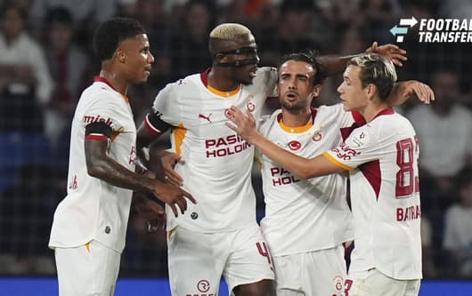 Istanbul Basaksehir v Galatasaray - Turkish Super Lig ISTANBUL, TURKIYE - SEPTEMBER 4: Victor Osimhen (45) of Galatasaray celebrates a goal with his team members during the Turkish Super Lig 4th week football match between Istanbul Basaksehir and Ga...