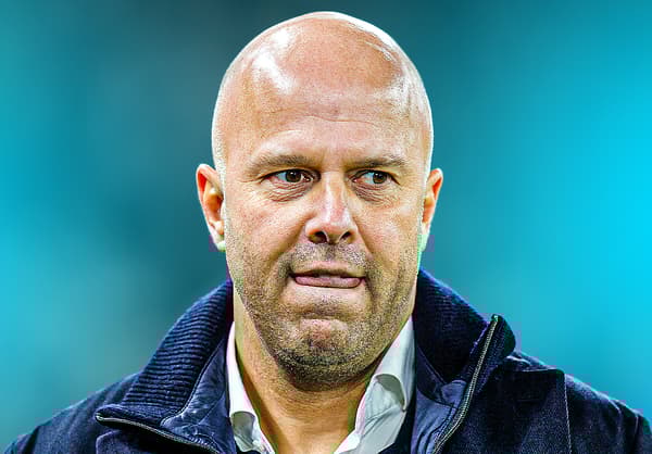 Arnold Bruggink heeft zijn steun uitgesproken voor Arne Slot, de trainer van Liverpool, die momenteel onder druk staat vanwege tegenvallende prestaties. Bruggink hoopt dat er meer begrip komt voor de situatie bij Liverpool, vooral gezien het recen...