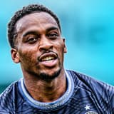 Arsenal heeft Quinten Timber op het oog, melden Engelse media. De middenvelder beschikt bij Feyenoord over een aflopend contract en kan daardoor komende transferperiode voor een relatief laag bedrag worden opgepikt. Timber kan bij Arsenal worden h...