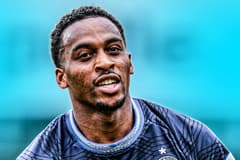 Arsenal heeft Quinten Timber op het oog, melden Engelse media. De middenvelder beschikt bij Feyenoord over een aflopend contract en kan daardoor komende transferperiode voor een relatief laag bedrag worden opgepikt. Timber kan bij Arsenal worden h...