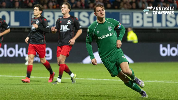 Stije Resink benutte een penalty tegen Excelsior Rotterdam.