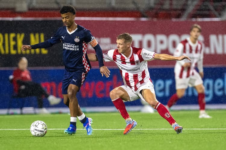 Jordy Bawuah in actie namens Jong PSV