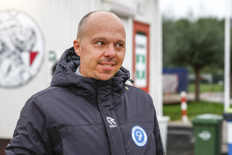 Thomas Duivenvoorden was in beeld bij Ajax om John Heitinga te assisteren