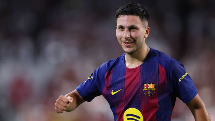 Roony Bardhji celebrates Barcelona debut against Vissel Kobe, 2025/26