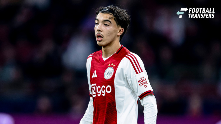 Rayane Bounida staat aan de vooravond van zijn doorbraak bij Ajax. Het toptalent kan als centrale middenvelder, aanvallende middenvelder en linksbuiten in aanmerking komen voor een basisplaats.