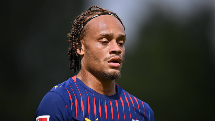 Xavi Simons is desperate to join Chelsea this summer