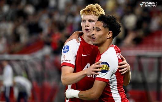 AZ is momenteel zowel op het veld als op financieel gebied bezig aan een uitstekende reeks in de Eredivisie. De ploeg uit Alkmaar staat op dit moment ongeslagen bovenaan de ranglijst met negentien punten uit zeven wedstrijden. Daarnaast heeft d...
