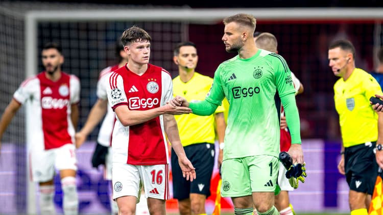 James McConnell en Vitezslav Jaros bleven het eerste duel na het ontslag van John Heitinga negentig minuten lang op de bank.