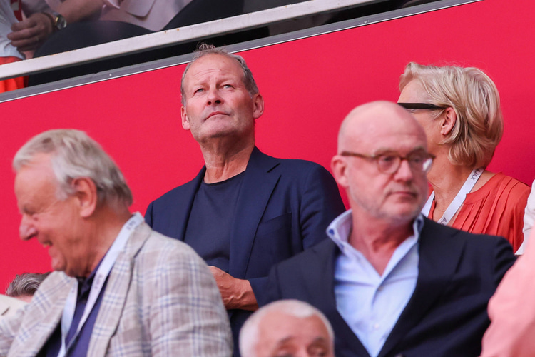 Danny Blind kan zich absoluut niet vinden in de uitspraken in de media over John Heitinga en de huidige situatie bij Ajax.