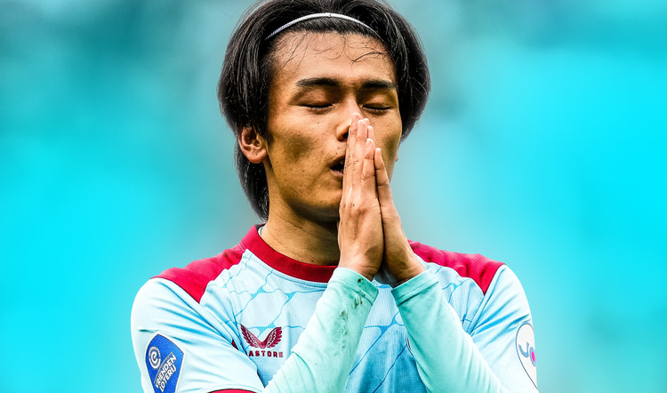 Ayase Ueda is op dit moment de topscorer van de Eredivisie.