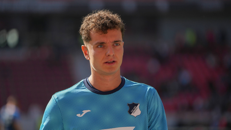 Fisnik Asllani