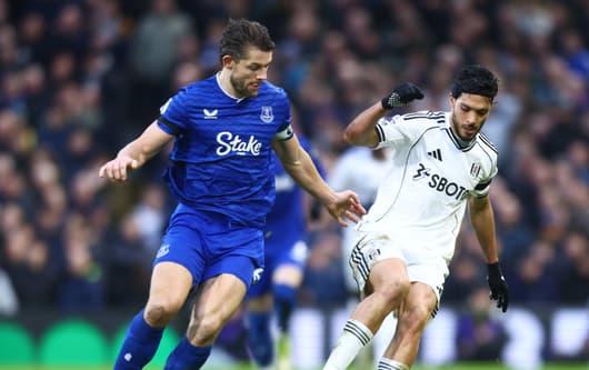 Everton vs Fulham, betting sponsors