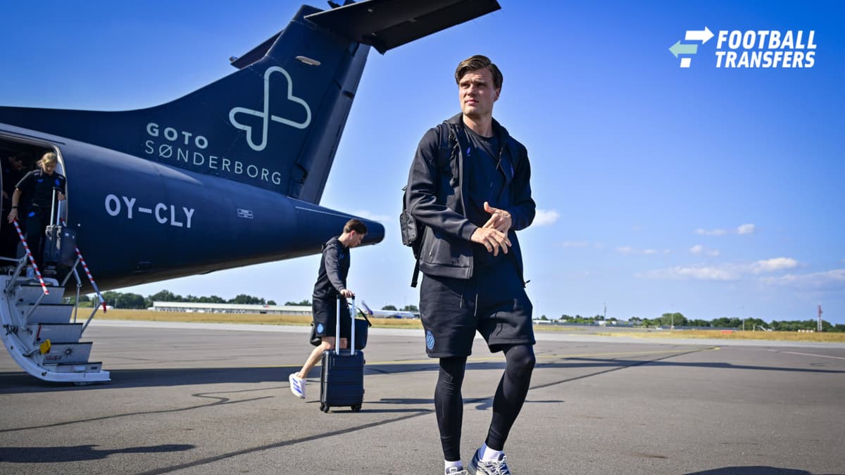 Club Brugge training camp - media activities 22 07 2026 Rennes, France - July 22 : Meijer Bjorn defender of Club Brugge pictured at the airport of Rennes on July 22, 2026 in Rennes, France, 22 07 2026 Rennes France  Copyright: xJanxDexMeuleneirx
