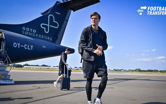 Club Brugge training camp - media activities 22 07 2026 Rennes, France - July 22 : Meijer Bjorn defender of Club Brugge pictured at the airport of Rennes on July 22, 2026 in Rennes, France, 22 07 2026 Rennes France  Copyright: xJanxDexMeuleneirx