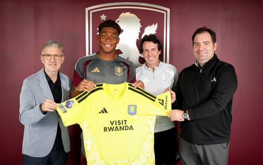 Zion Suzuki Aston Villa