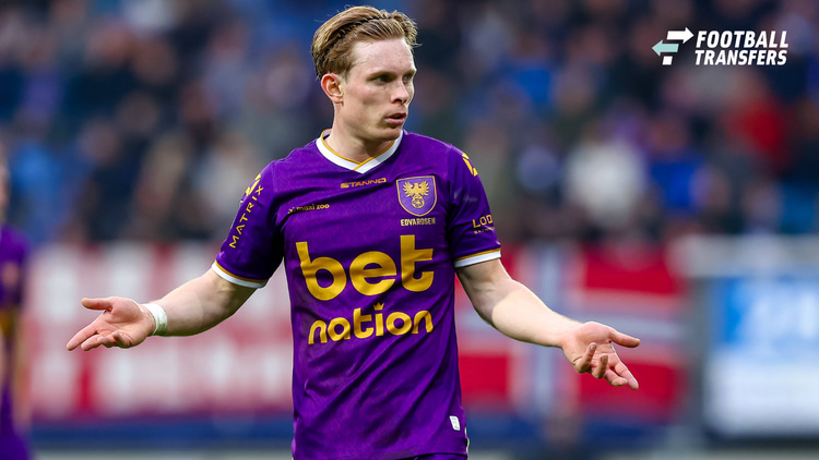 Oliver Edvardsen speelde in totaal 81 wedstijden voor Go Ahead Eagles alvorens hij begin 2025 de overstap naar Ajax maakte.