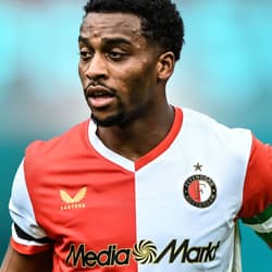 Met de transferdeadline in zicht, bevindt Feyenoord zich in een cruciale fase op de transfermarkt. De club heeft een stevige financiële eis neergelegd voor Quinten Timber, die in de belangstelling staat van Bayer Leverkusen. Dit werd besproken in ...