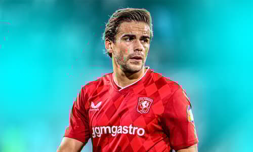 Feyenoord moet serieus rekening houden met een vertrek van Givairo Read. De rechtsback staat in de nadrukkelijke belangstelling van Bayern M&uuml;nchen, Manchester City en Arsenal. De kans is dan ook aanwezig dat de negentienjarige verdediger op k...