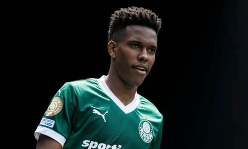 Willian Estevao in action against Chelsea for Palmeiras, Club World Cup 2025