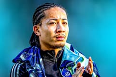 Kian Fitz-Jim lijkt dit seizoen geen rol van betekenis meer te spelen. De middenvelder komt amper in actie en lijkt aanspraak te mogen maken op een vertrek. Toch is een transfer van Fitz-Jim allerminst een zekerheid komende window. Ajax weet namel...