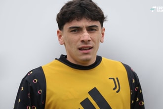 Diego Pugno versterkt spitspositie van Ajax na metamorfose in Amsterdamse selectie