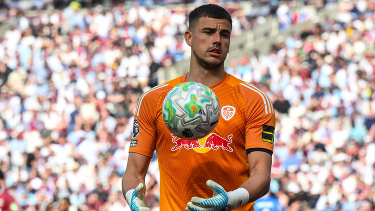 Karl Darlow could move from Leeds to Man Utd in a rare deal.